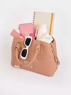 Cartera De Mano Mediana Negra Venecia/ Juanita Jo en internet