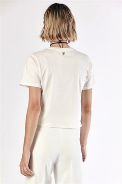 REMERA BURNING LOVE / MELOCOTON - comprar online