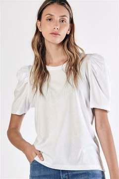 Remera Girl 73 / Melocoton en internet