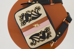 CARTERA FLORENCIA/ LA MODE en internet