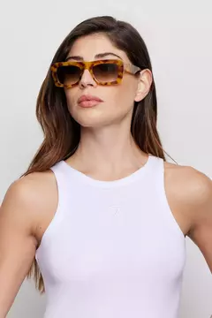 MUSCULOSA ESSENTIAL / Tucci en internet