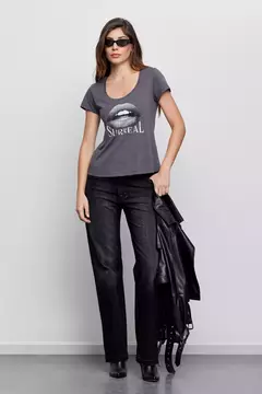 REMERA SURREAL/ TUCCI
