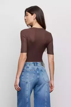 REMERA CATI/ TUCCI - Azzaro Lanús