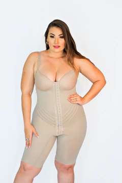Modelador com Barbatanas na internet