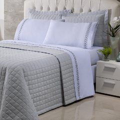 Jogo de Lençol King Percal Algodão 4 pçs 150 fios Branco Renda Prata Serenna.Detalhe cama. 