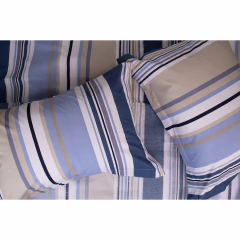 Fronhas de percal 100% algodão com estampas em listras nas cores azul, cinza e bege.