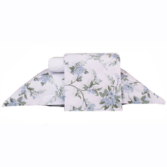 Jogo de lençol solteiro king com estampa floral em tons de azul e verde, composto por três peças de percal 100% algodão.