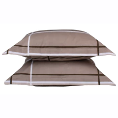 Pillowcases do jogo de lençol Super King com estampa em tons de bege e marrom.
