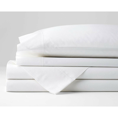 Conjunto de lençóis super king em 100% algodão branco, composto por quatro peças.