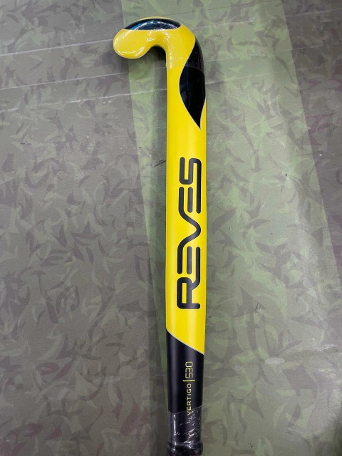 Palo de Hockey Reves Vertigo 530
