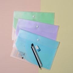 Carpeta A4 con botón y bolsillos internos colores pasteles - comprar online
