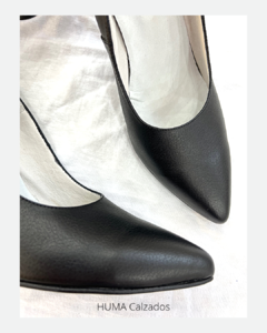 Imagen de Huma10 Zapatos Stiletto Talles Grandes cuero negro en punta taco 7,5