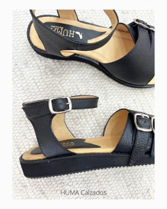 Sandalia Regulable Base Goma Talle Grande Negro Doble hebilla