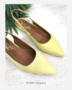 Imagen de Huma10 Zapato Bajo Talles Grandes Amarillo