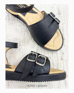 Sandalia Regulable Base Goma Talle Grande Negro Doble hebilla - HUMA Calzados Talles Grandes 