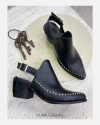 Huma10 Zueco ROMA Talle Grande Negro con tachas