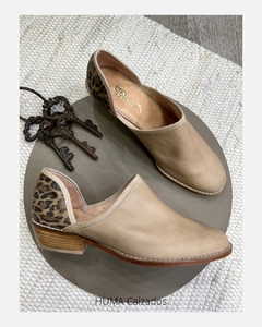 Huma10 Zapato tipo botineta Talles Grandes Mujer nude y animal print