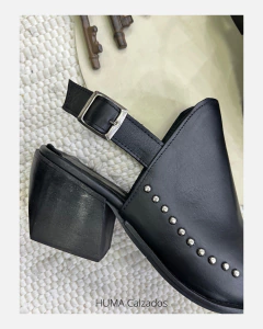 Huma10 Zueco ROMA Talle Grande Negro con tachas en internet