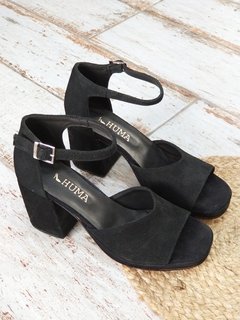 Huma10 Sandalia HANNA Talles Grandes Negro Gamuzada