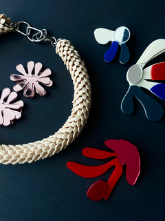 Broche Monstera na internet