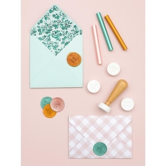 We R Makers - Kit Sinete e Lacres - Envelope Seal Kit - With Love na internet