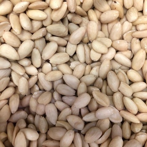 AMÊNDOA SEM PELE - 100G
