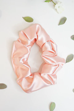 Scrunchie de Satén de Seda Rosa