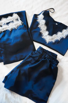 Pijama de Seda Mykonos Azul Marino 3 piezas (short, pantalón largo y musculosa) - comprar online