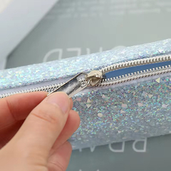 Cartuchera glitter Celeste en internet