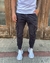jogger cargo gray con cierre