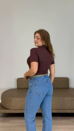 CALÇA MOM MONAIZE na internet