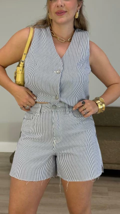 Imagem do SHORTS LISTRADO GRETA