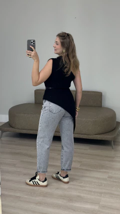 CALÇA JEANS MOM JADE na internet