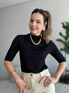 BLUSA BASIC GOLA ALTA - Flor de Cacto Concept