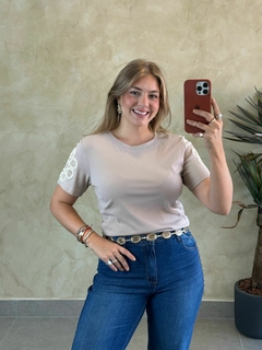 BLUSA DORA na internet