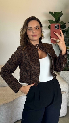 JAQUETA ONÇA BRENDA na internet