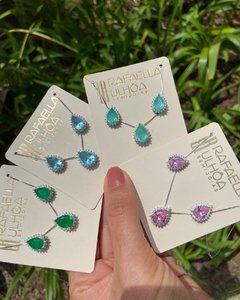 Colar gota princesa esmeralda na internet