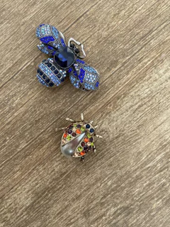 Broche magnético abelha blue na internet