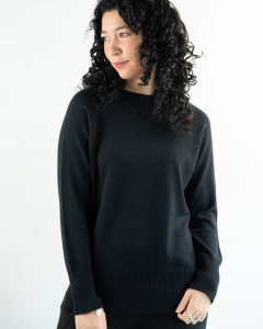 2511-Sweater con diagonal y tajos en Merino -SIN COSTURAS- - Saint Gerard Sweaters