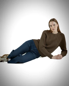 2602-Sweater con Canelones Centrados Y Tajos -SIN COSTURAS- en internet