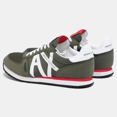 Tênis Armani Exchange na internet