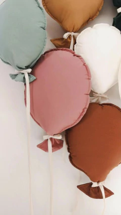 ALMOHADON GLOBO EN TUSOR