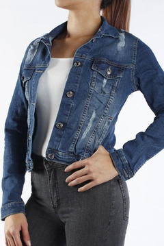 Campera de jean con roturas