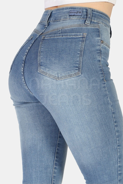 Jean chupín celeste FIT - Malena moda femenina