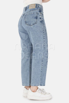 Jean mom recto con recortes - comprar online