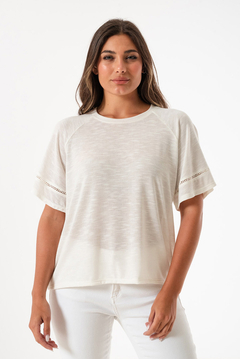 Remera con puntilla en internet