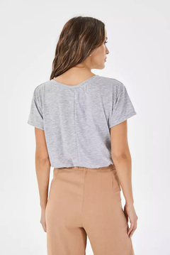 Remera bordada flor - Malena moda femenina