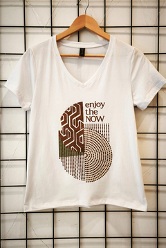 Remera Enjoy the Now