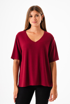 Remera V texturada - comprar online