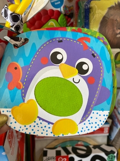 PLAYGRO LIBRO DE CARTON TEXTURADO COLGANTE en internet